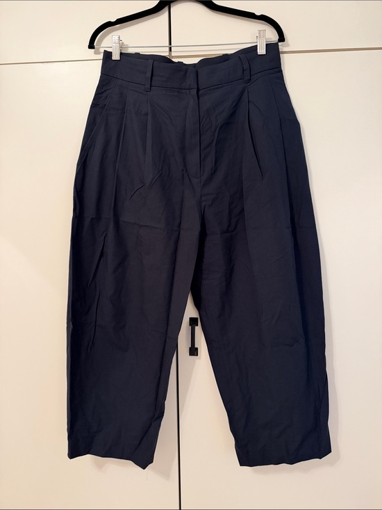 COS Pants - Women’s COS Navy Barrel/Balloon Crop Pant - Size 10